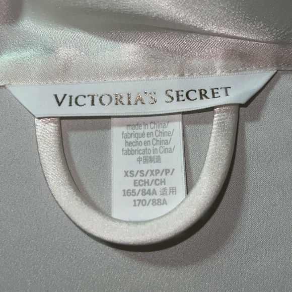 VICTORIA'S SECRET MONOGRAMED JEWELED BRIDE WHITE ROBE, ONE SIZE FITS MOST, NICE! - Picture 5 of 5